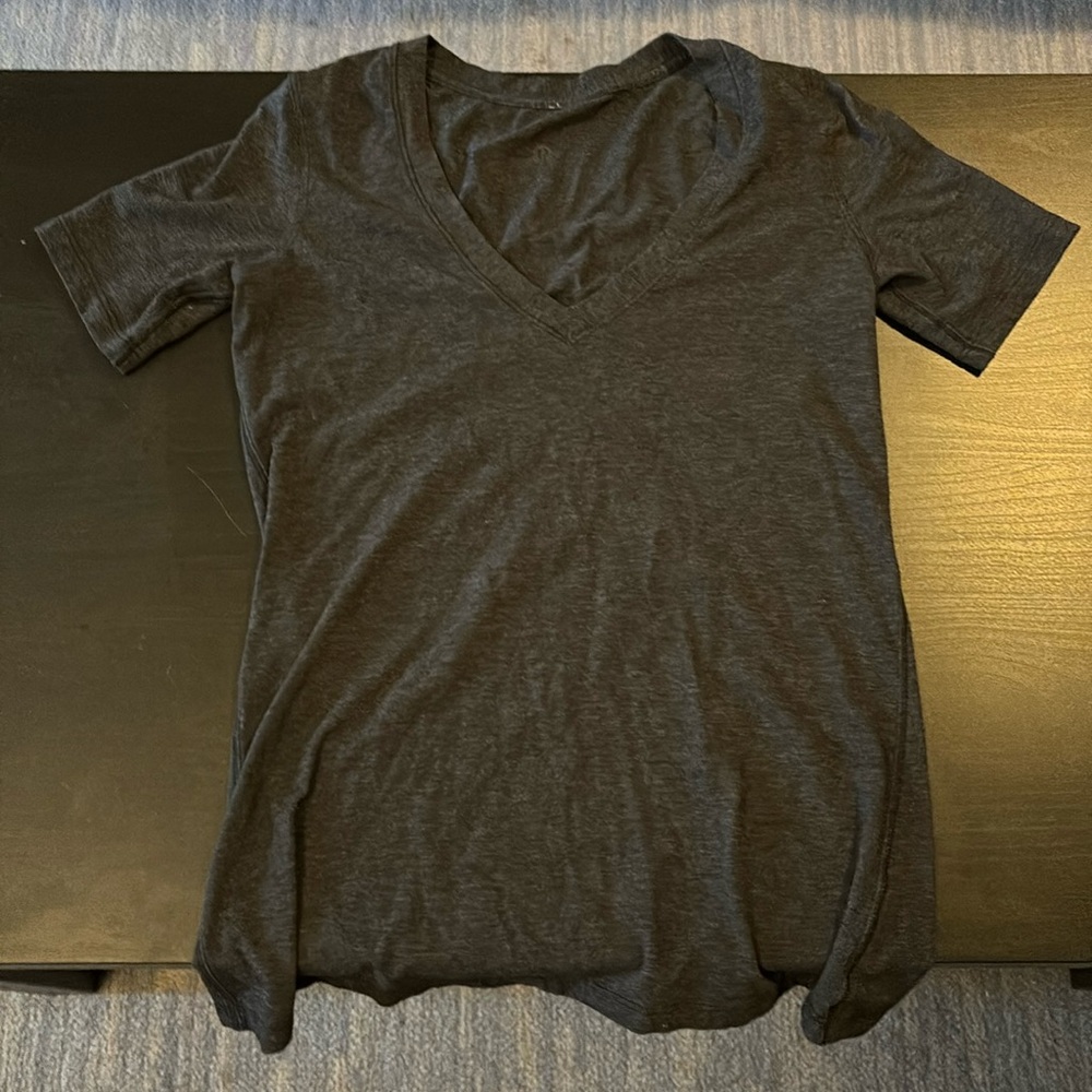 Lululemon women’s shirt